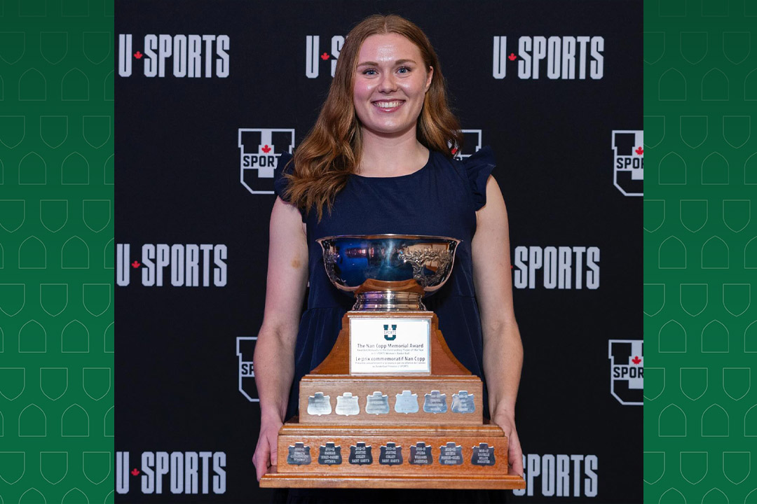 Gage Grassick picked up the Nan Copp trophy after a season for the ages. (Photo: Rich Lam/USports)